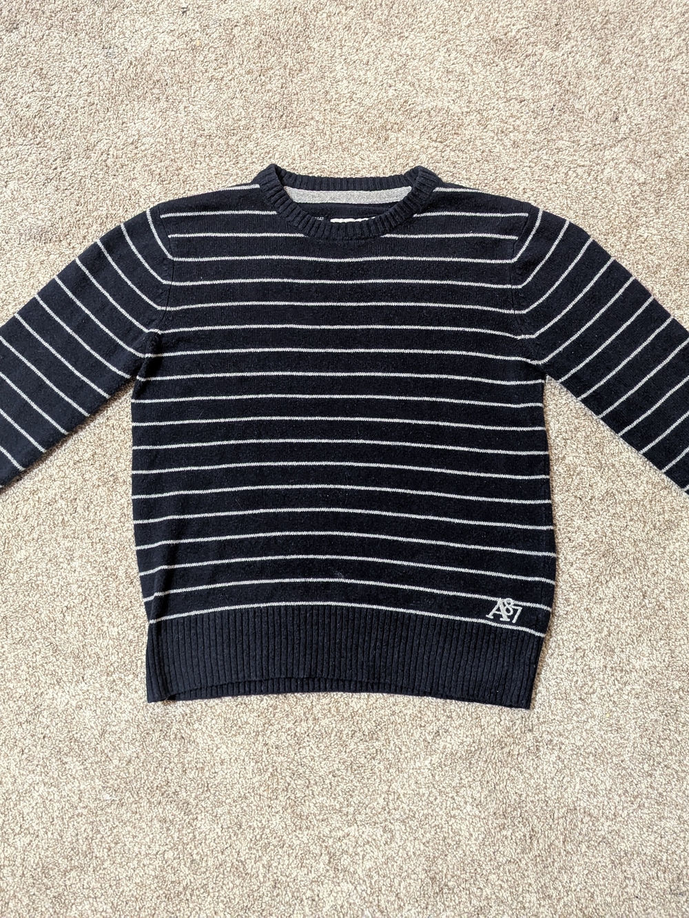 Aeropostale Vintage Men's Navy and Gray Striped Crewneck Sweater